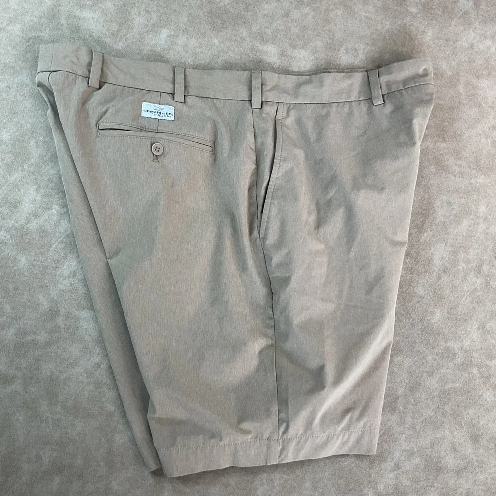 Vineyard Vines Breaker Shorts Men Sz 42B Performance Flat Front Beige Casual